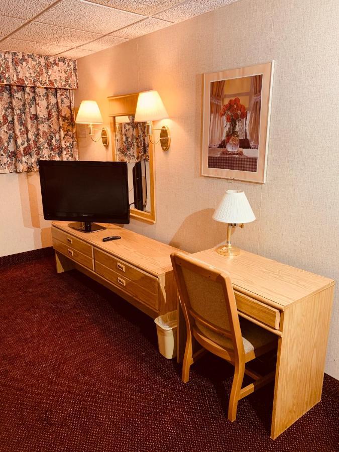 Coliseum Inn & Suites - Garden City Long Island East Meadow Kültér fotó